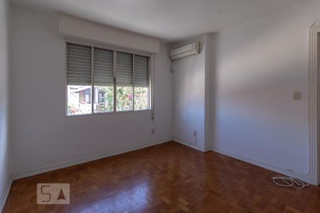 quarto 2 de apartamento para alugar com 2 quartos, 70m² em Passo da Areia, Porto Alegre