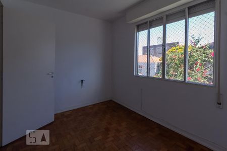 quarto 1 de apartamento para alugar com 2 quartos, 70m² em Passo da Areia, Porto Alegre