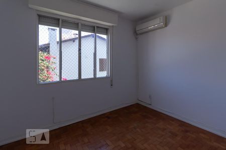 quarto 1 de apartamento para alugar com 2 quartos, 70m² em Passo da Areia, Porto Alegre