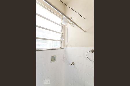 Banheiro Social de kitnet/studio para alugar com 1 quarto, 30m² em Icaraí, Niterói
