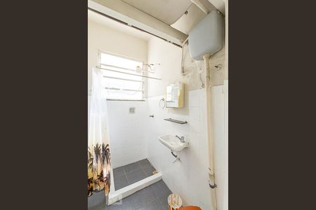 Banheiro Social de kitnet/studio para alugar com 1 quarto, 30m² em Icaraí, Niterói