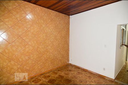 Casa à venda com 80m², 2 quartos e sem vagaSala