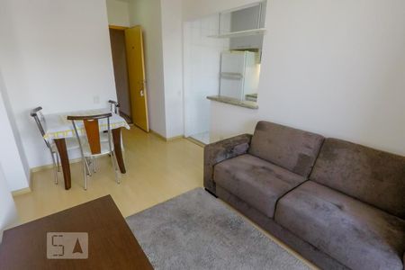 Sala vista pela sacada de apartamento para alugar com 1 quarto, 40m² em Vila Mariana, São Paulo