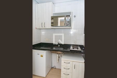 Cozinha de kitnet/studio para alugar com 1 quarto, 15m² em Cambuci, São Paulo