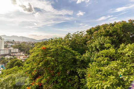 Vista da Sala e Área de Serviço de apartamento à venda com 2 quartos, 49m² em Tanque, Rio de Janeiro