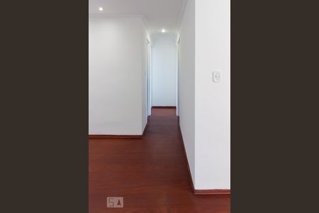 Corredor de apartamento para alugar com 3 quartos, 75m² em Continental, Osasco