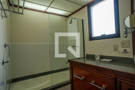 Banheiro de apartamento para alugar com 1 quarto, 48m² em Consolação, São Paulo