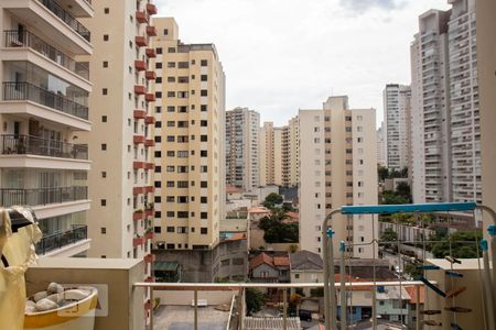 Sacada de apartamento à venda com 2 quartos, 64m² em Chácara Inglesa, São Paulo