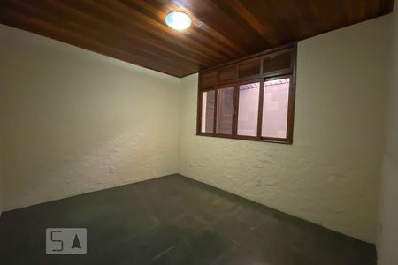 Quarto 1 de casa para alugar com 3 quartos, 300m² em Ramos, Rio de Janeiro