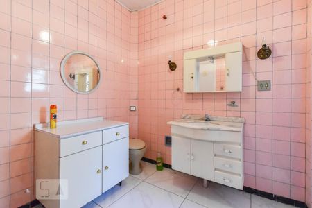 Banheiro de casa à venda com 2 quartos, 200m² em Pinheiros, São Paulo