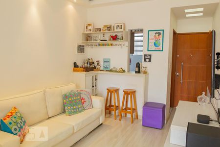 sala de apartamento para alugar com 2 quartos, 68m² em Grajaú, Rio de Janeiro