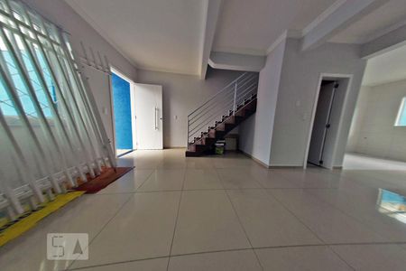 SALA de casa para alugar com 2 quartos, 80m² em Sítio Cercado, Curitiba