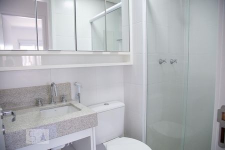 Banheiro de apartamento para alugar com 2 quartos, 46m² em Liberdade, São Paulo
