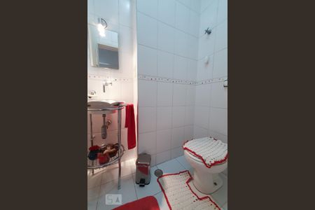 Casa à venda com 440m², 4 quartos e 3 vagas Casa à venda com 440m², 4 quartos e 3 vagasBanheiro