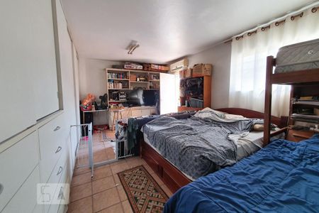 Casa à venda com 440m², 4 quartos e 3 vagas Casa à venda com 440m², 4 quartos e 3 vagasQuarto 3