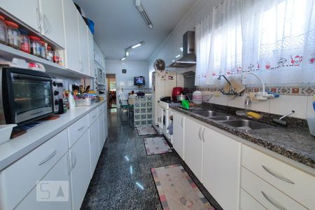 Casa à venda com 440m², 4 quartos e 3 vagas Casa à venda com 440m², 4 quartos e 3 vagasCozinha