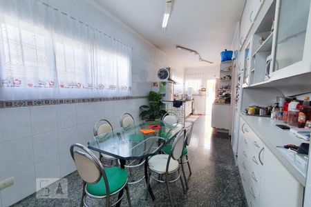 Casa à venda com 440m², 4 quartos e 3 vagas Casa à venda com 440m², 4 quartos e 3 vagasCozinha