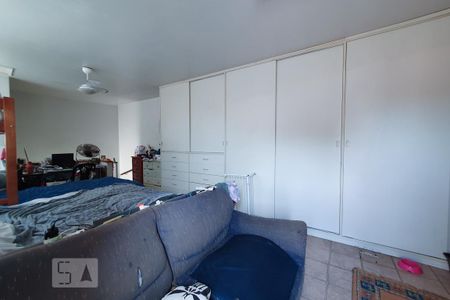 Casa à venda com 440m², 4 quartos e 3 vagas Casa à venda com 440m², 4 quartos e 3 vagasQuarto 3
