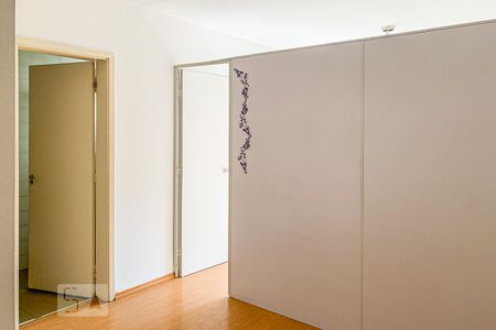 Sala de kitnet/studio para alugar com 1 quarto, 44m² em Centro, Campinas