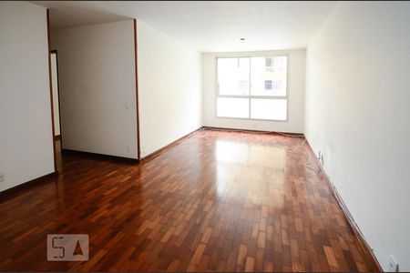 Apartamento à venda com 80m², 2 quartos e 1 vagaSala