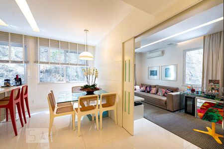 Sala de apartamento à venda com 2 quartos, 100m² em Lagoa, Rio de Janeiro