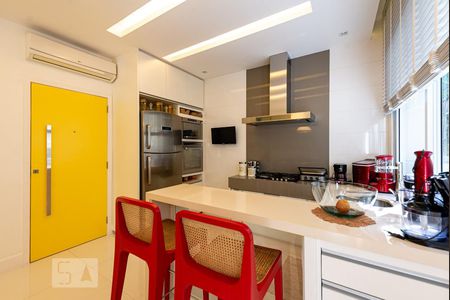 Cozinha de apartamento à venda com 2 quartos, 100m² em Lagoa, Rio de Janeiro