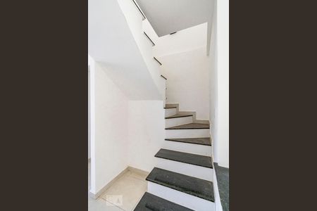 Escada de apartamento à venda com 4 quartos, 150m² em São Pedro, Belo Horizonte