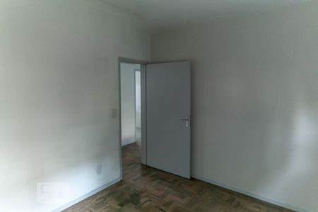 Quarto 1 de apartamento para alugar com 2 quartos, 67m² em Camaquã, Porto Alegre