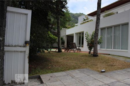 Fachada de casa de condomínio para alugar com 4 quartos, 571m² em Itanhangá, Rio de Janeiro