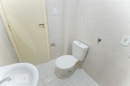 Banheiro de kitnet/studio para alugar com 1 quarto, 30m² em Maracanã, Rio de Janeiro