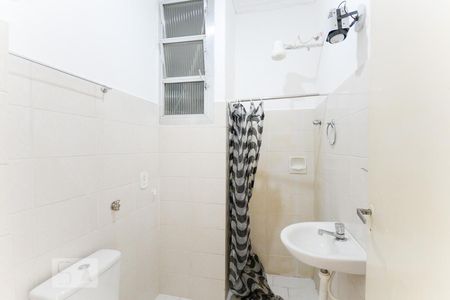 Banheiro de kitnet/studio para alugar com 1 quarto, 30m² em Maracanã, Rio de Janeiro