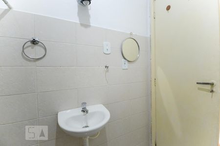 Banheiro de kitnet/studio para alugar com 1 quarto, 30m² em Maracanã, Rio de Janeiro