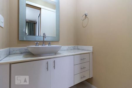 Banheiro de apartamento para alugar com 1 quarto, 48m² em Melville Empresarial Ii, Barueri