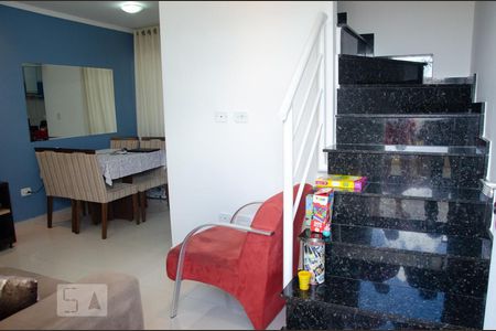 Sala de casa de condomínio à venda com 3 quartos, 84m² em Vila Nivi, São Paulo
