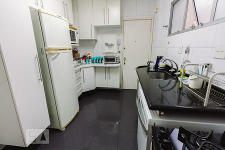 Cozinha de apartamento à venda com 3 quartos, 120m² em Perdizes, São Paulo