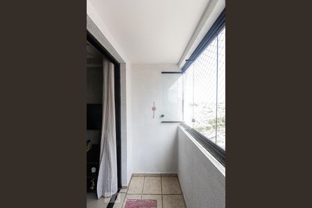 Varanda Sala de apartamento para alugar com 2 quartos, 56m² em Vila Bertioga, São Paulo