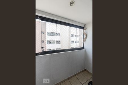 Varanda Sala de apartamento para alugar com 2 quartos, 56m² em Vila Bertioga, São Paulo