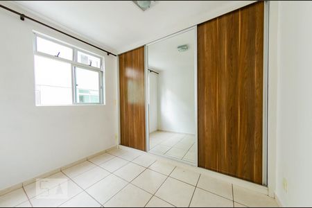 Quarto 1 de apartamento para alugar com 2 quartos, 51m² em Carlos Prates, Belo Horizonte