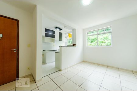 Sala de apartamento para alugar com 2 quartos, 51m² em Carlos Prates, Belo Horizonte