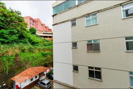 Quarto 1 - Vista de apartamento para alugar com 2 quartos, 51m² em Carlos Prates, Belo Horizonte