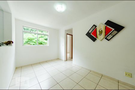 Sala de apartamento para alugar com 2 quartos, 51m² em Carlos Prates, Belo Horizonte