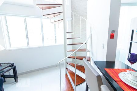 Sala de apartamento para alugar com 1 quarto, 50m² em Vila Nova Conceição, São Paulo