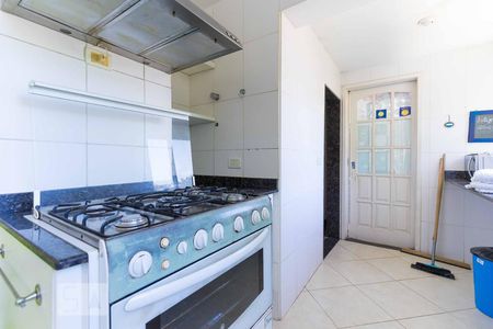 Casa à venda com 600m², 7 quartos e 6 vagas Casa à venda com 600m², 7 quartos e 6 vagasCozinha