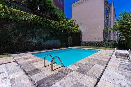 Casa à venda com 600m², 7 quartos e 6 vagas Casa à venda com 600m², 7 quartos e 6 vagasPiscina