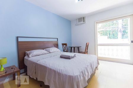 Casa à venda com 600m², 7 quartos e 6 vagas Casa à venda com 600m², 7 quartos e 6 vagasQuarto 1