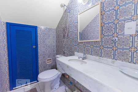 Casa à venda com 600m², 7 quartos e 6 vagas Casa à venda com 600m², 7 quartos e 6 vagasBanheiro Social - Cobertura