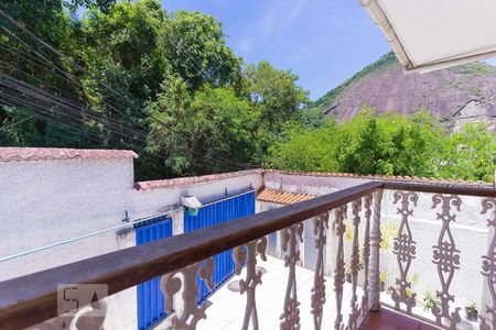 Casa à venda com 600m², 7 quartos e 6 vagas Casa à venda com 600m², 7 quartos e 6 vagasVista do quarto 2