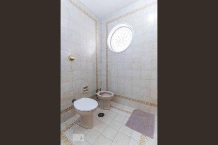 Casa à venda com 600m², 7 quartos e 6 vagas Casa à venda com 600m², 7 quartos e 6 vagasBanheiro Suíte 1