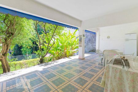 Casa à venda com 600m², 7 quartos e 6 vagas Casa à venda com 600m², 7 quartos e 6 vagasÁrea externa