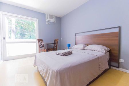 Casa à venda com 600m², 7 quartos e 6 vagas Casa à venda com 600m², 7 quartos e 6 vagasQuarto 2